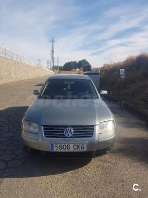 VOLKSWAGEN Passat 1.9 TDi Comfortline 130CV 4p.