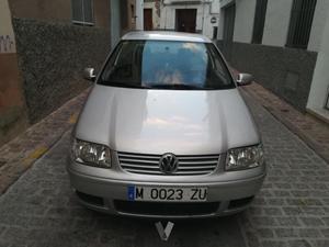 VOLKSWAGEN Polo 75 TRENDLINE -00