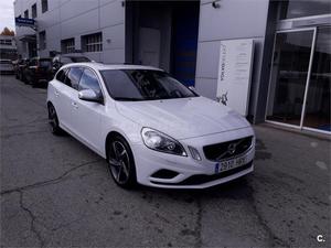 VOLVO V D4 RDesign Momentum Auto 5p.