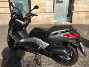 YAMAHA X MAX 250 (modelo actual) -14