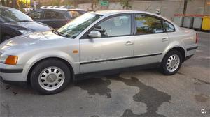 VOLKSWAGEN Passat 1.8 T TRENDLINE 4p.