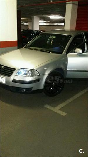 VOLKSWAGEN Passat 1.9 TDi Advance 130CV 4p.