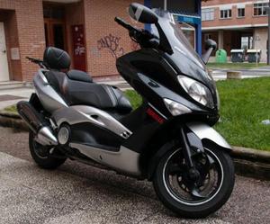 YAMAHA T-Max -01