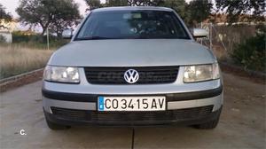 VOLKSWAGEN Passat 1.9 TDI Trendline 4p.