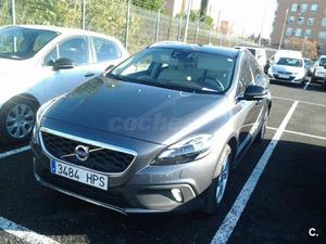 VOLVO V40 Cross Country 2.0 D3 Momentum 5p.