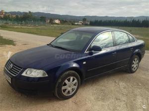 Volkswagen Passat 1.9 Tdi 100cv Comfortline 4p. -02