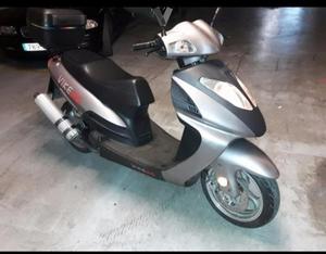 VIKERS scooters +125cc -07