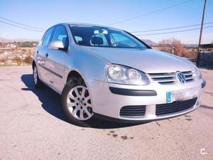 VOLKSWAGEN Golf 1.6 HIGHLINE 5p.