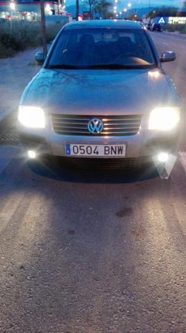 VOLKSWAGEN Passat 2.3 V5 HIGHLINE -01