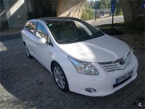 TOYOTA Avensis 2.2 DCAT Autodrive S Premium Cross Sp. 5p.