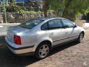 VOLKSWAGEN Passat 1.8 T COMFORTLINE 4p.