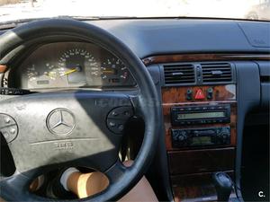MERCEDES-BENZ Clase E E 220 CDI ELEGANCE 5p.
