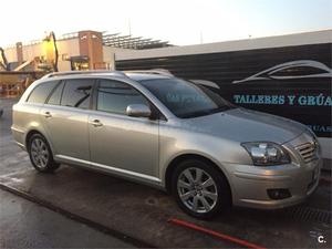 TOYOTA Avensis 1.8 VVTi Active Cross Sport 5p.