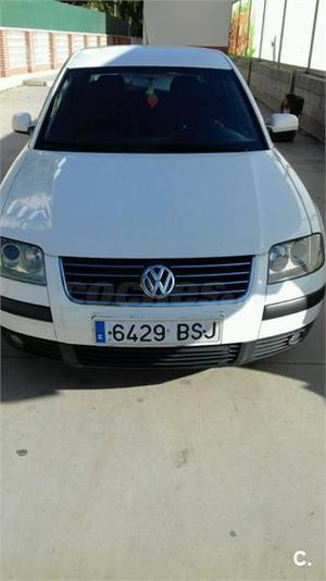 VOLKSWAGEN Passat 1.9 TDI VARIANT TRENDLINE 5p.
