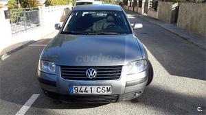 VOLKSWAGEN Passat 1.9 TDi Trendline 130CV 4p.