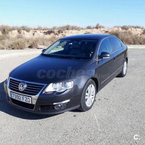 VOLKSWAGEN Passat 2.0 TDI 170cv DPF DSG Highline 4p.