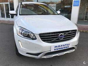 VOLVO XC D5 AWD Momentum Auto 5p.