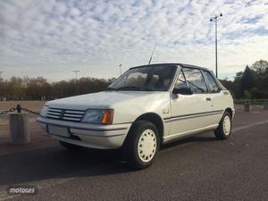 Peugeot 205