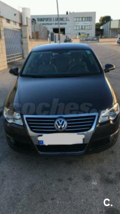 VOLKSWAGEN Passat 2.0 TDI 140cv DPF DSG Highline 4p.