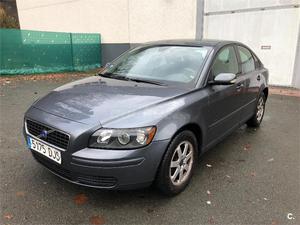 VOLVO S Kinetic 4p.