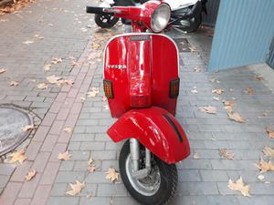 Vespa P200E