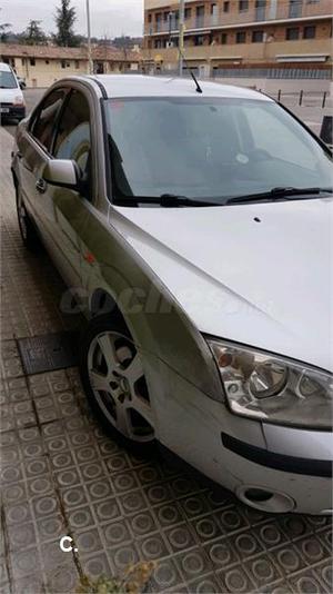 FORD Mondeo 2.0 TDdi Ghia 4p.