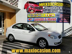 HYUNDAI Accent 1.4 GL AA 4p.