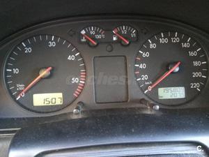 VOLKSWAGEN Passat 1.9 TDI COMFORTLINE 4p.