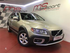 VOLVO XC70 D5 Momentum Auto 5p.