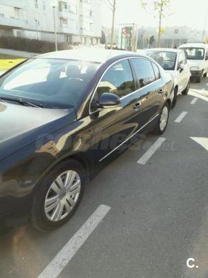 VOLKSWAGEN Passat 2.0 TDI 170cv DPF Individual DSG 4p.