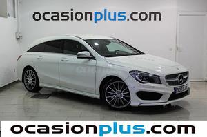 MERCEDES-BENZ Clase CLA CLA 220 CDI Aut. AMG Line Shooting