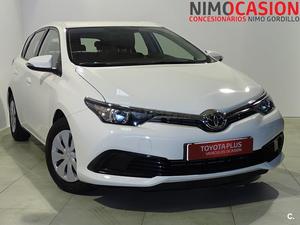 TOYOTA Auris D BUSINESS 5p.