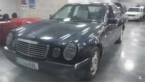 MERCEDES-BENZ Clase E E 300 D ELEGANCE 4p.