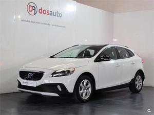 VOLVO V40 Cross Country 2.0 D3 Momentum Auto 5p.