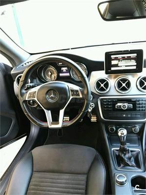 MERCEDES-BENZ Clase CLA CLA 180 AMG Line 4p.