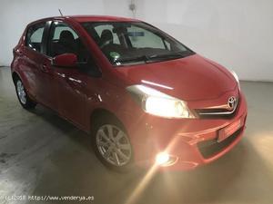 SE VENDE TOYOTA YARIS 1.3 ACTIVE AñO:  COLOR: -