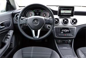 MERCEDES-BENZ Clase CLA CLA 220 Aut. CDI Urban 4p.