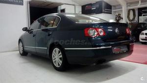 VOLKSWAGEN Passat Variant 2.0 TDI 140cv Trendline 5p.