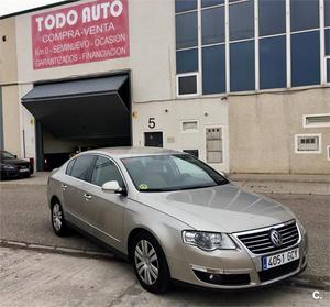 VOLKSWAGEN Passat 2.0 TDI 140cv DPF Highline DSG 4p.