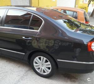 VOLKSWAGEN Passat 2.0 TDI 170cv DPF DSG Highline 4p.