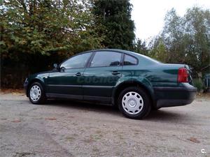 VOLKSWAGEN Passat 1.9 TDI VARIANT TRENDLINE 4p.