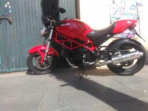 Ducati Monster 695