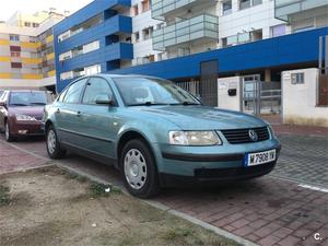 VOLKSWAGEN Passat 1.9 TDI CONCEPTLINE 4p.