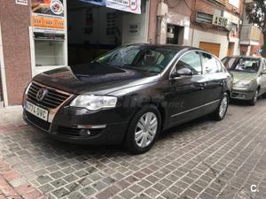 VOLKSWAGEN Passat 2.0 TDI 140cv Highline 4p.