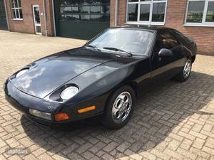 Porsche 928