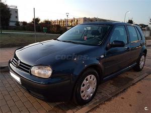 VOLKSWAGEN Golf 1.9 TDi Advance 100CV 5p.