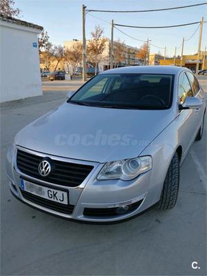 VOLKSWAGEN Passat 2.0 TDI 140cv DPF Highline 4p.