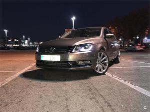 VOLKSWAGEN Passat 2.0 TDI 140cv Highline BlueMotion Tech 4p.