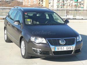 VOLKSWAGEN Passat Variant 2.0 TDI 140cv DPF DSG Highline 5p.