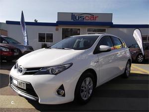 TOYOTA Auris Hybrid Active 5p.